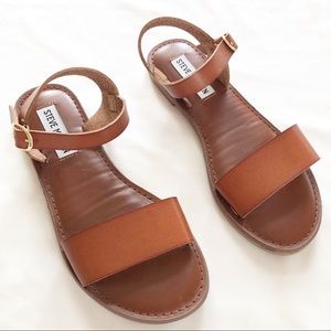 Steve Madden Dafodil Sandal Size 6